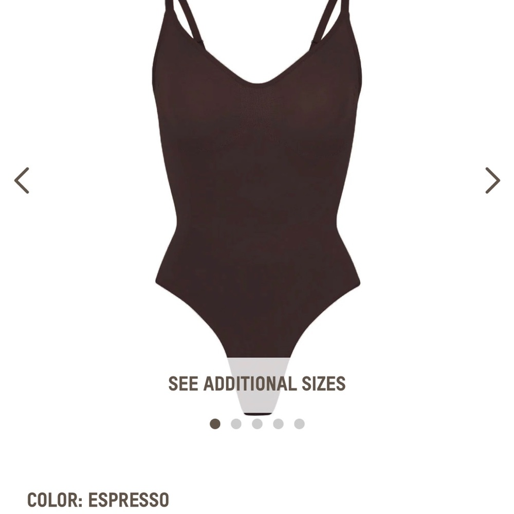 Brand new SKIMS SEAMLESS SCULPT THONG BODYSUIT Express color never worn size XS